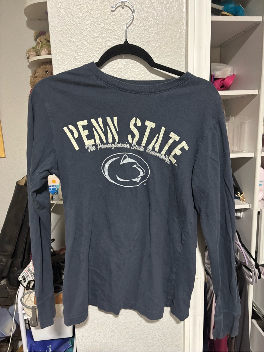 Colosseum Penn State Navy Long Sleeve Graphic Sweatshirt